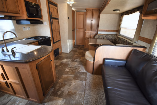 Spacious Bunkhouse Trailer w/ Camp Kitchen - $93/wk - Image 8