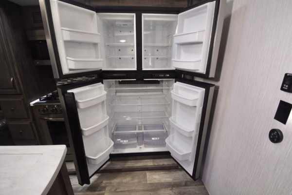 Luxury Bunkhouse Fifth w/ Camp Kitchen & Island - $175/wk - Image 12