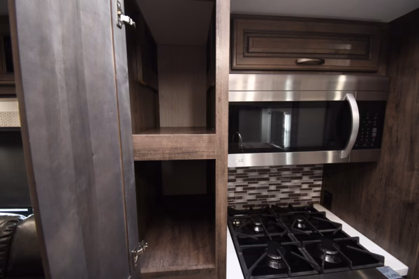 Luxury Bunkhouse Fifth w/ Camp Kitchen & Island - $175/wk - Image 14