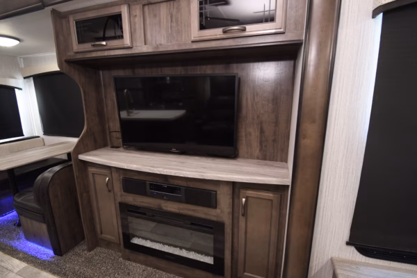 Luxury Bunkhouse Fifth w/ Camp Kitchen & Island - $175/wk - Image 20