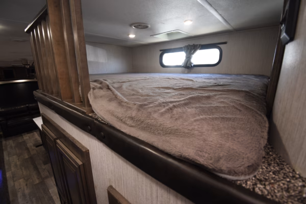 Luxury Bunkhouse Fifth w/ Camp Kitchen & Island - $175/wk - Image 26