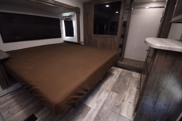 Luxury Bunkhouse Fifth w/ Camp Kitchen & Island - $175/wk - Image 27