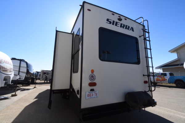 Luxury Bunkhouse Fifth w/ Camp Kitchen & Island - $175/wk - Image 7