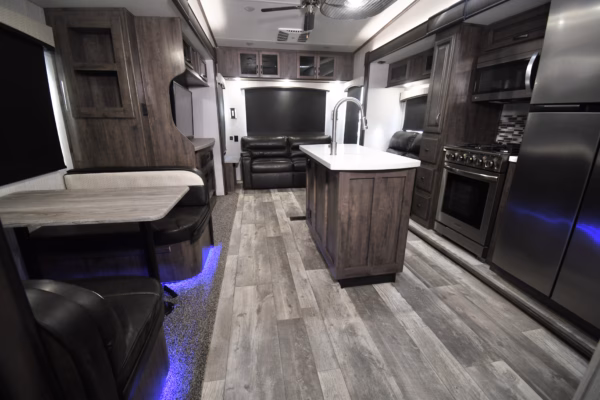 Luxury Bunkhouse Fifth w/ Camp Kitchen & Island - $175/wk - Image 8