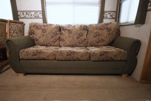 Spacious, Fully Functional Fifth w/ Kitchen Peninsula - $101/wk - Image 18