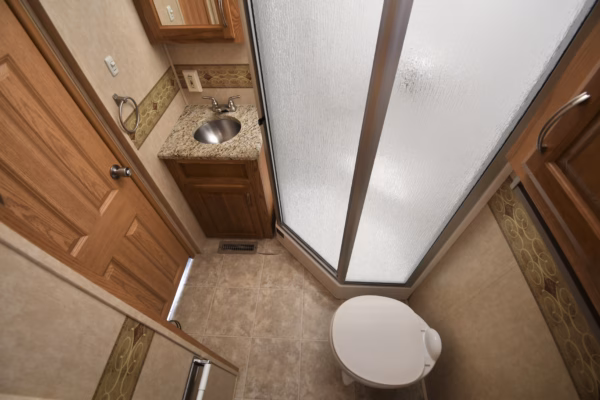 Spacious, Fully Functional Fifth w/ Kitchen Peninsula - $101/wk - Image 25