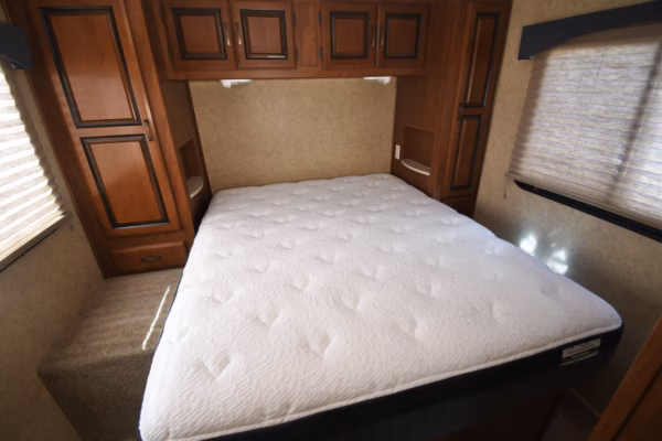 Class C w/ Storage Galore & Loft Bunk - $175/wk - Image 14