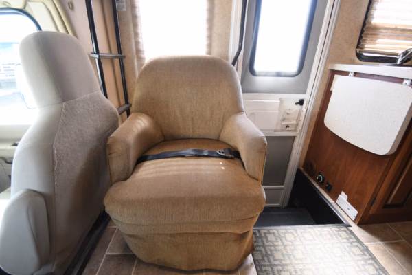 Class C w/ Storage Galore & Loft Bunk - $175/wk - Image 7