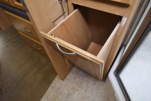 Spacious 'Oldie' Class A w/ Lots of Storage for Serious Roadies - $167/wk - Image 19