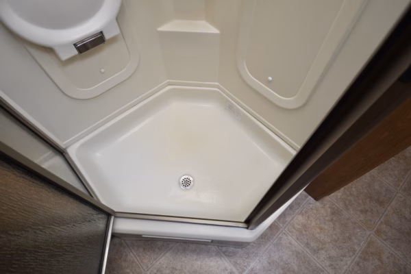 Spacious 'Oldie' Class A w/ Lots of Storage for Serious Roadies - $167/wk - Image 20