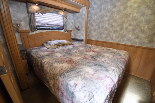 Spacious 'Oldie' Class A w/ Lots of Storage for Serious Roadies - $167/wk - Image 22