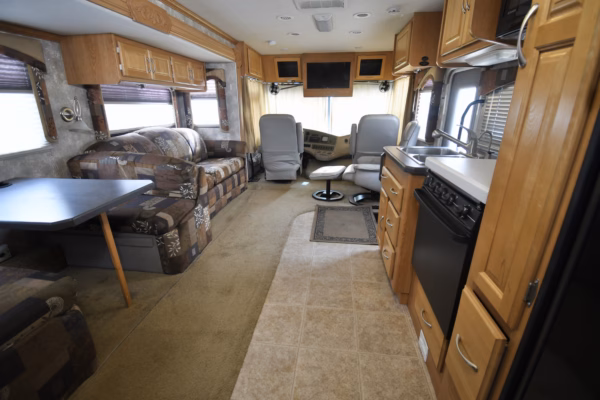 Spacious 'Oldie' Class A w/ Lots of Storage for Serious Roadies - $167/wk - Image 24