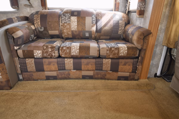 Spacious 'Oldie' Class A w/ Lots of Storage for Serious Roadies - $167/wk - Image 26