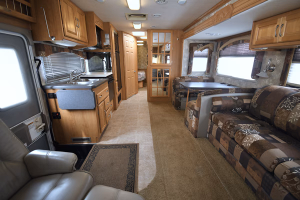Spacious 'Oldie' Class A w/ Lots of Storage for Serious Roadies - $167/wk - Image 7