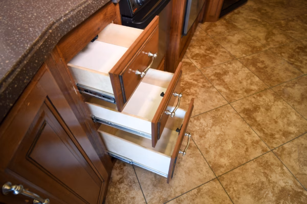 Luxury Class A w/ Full Home Amenities & Added Storage - $270/wk - Image 12