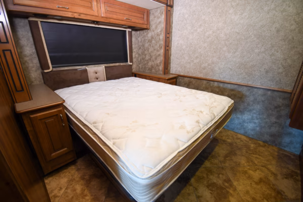 Luxury Class A w/ Full Home Amenities & Added Storage - $270/wk - Image 15