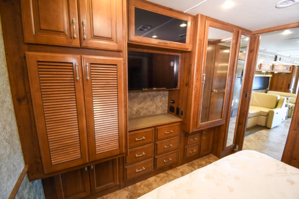 Luxury Class A w/ Full Home Amenities & Added Storage - $270/wk - Image 17