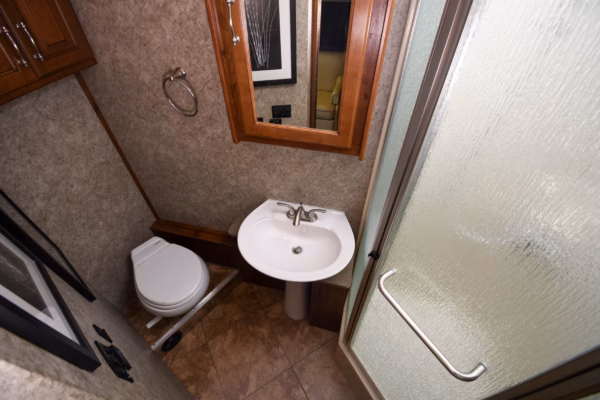 Luxury Class A w/ Full Home Amenities & Added Storage - $270/wk - Image 20