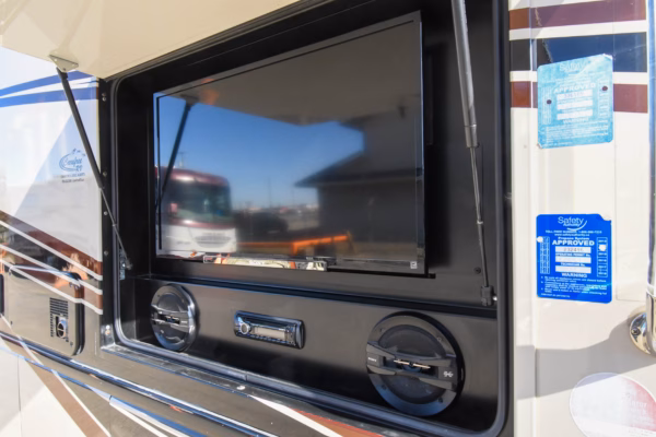 Luxury Class A w/ Full Home Amenities & Added Storage - $270/wk - Image 3