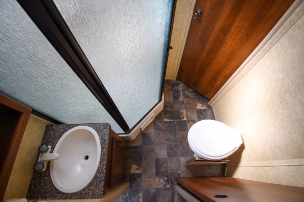 Cozy, Spacious Couples' w/ Tons of Storage - $76/wk - Image 12