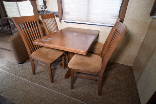 Cozy, Spacious Couples' w/ Tons of Storage - $76/wk - Image 19
