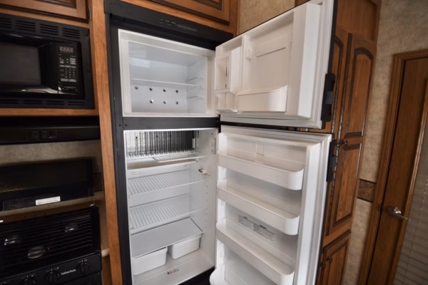 Spacious Bunkhouse Fifth w/ Camp Kitchen - $93/wk - Image 13