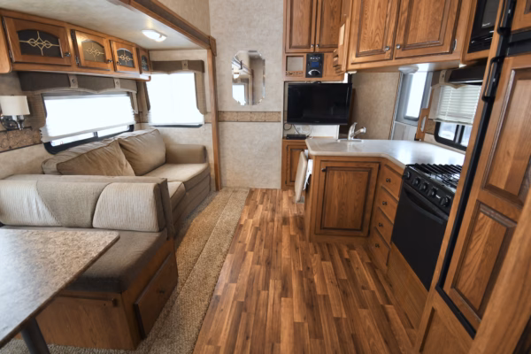 Spacious Bunkhouse Fifth w/ Camp Kitchen - $93/wk - Image 18