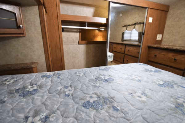 Spacious Bunkhouse Fifth w/ Camp Kitchen - $93/wk - Image 24