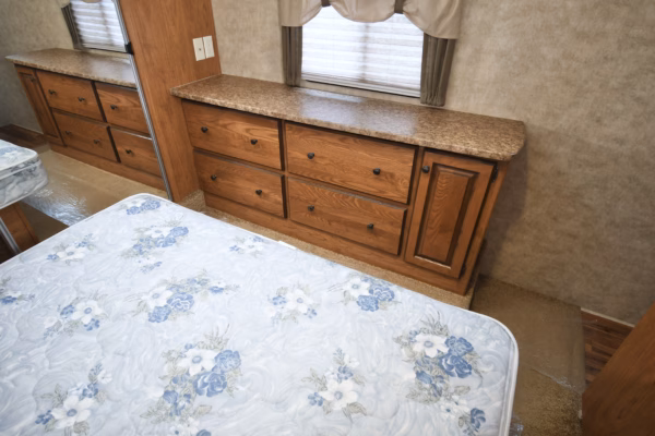 Spacious Bunkhouse Fifth w/ Camp Kitchen - $93/wk - Image 25