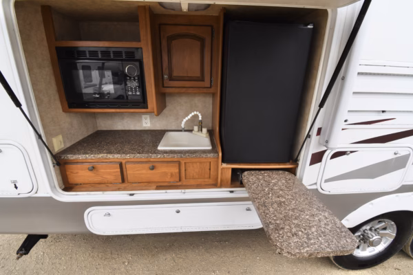 Spacious Bunkhouse Fifth w/ Camp Kitchen - $93/wk - Image 4