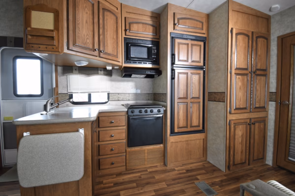 Spacious Bunkhouse Fifth w/ Camp Kitchen - $93/wk - Image 8