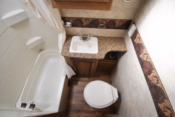 Spacious & Cozy Trailer w/ Storage & Bunks - $76/wk - Image 14