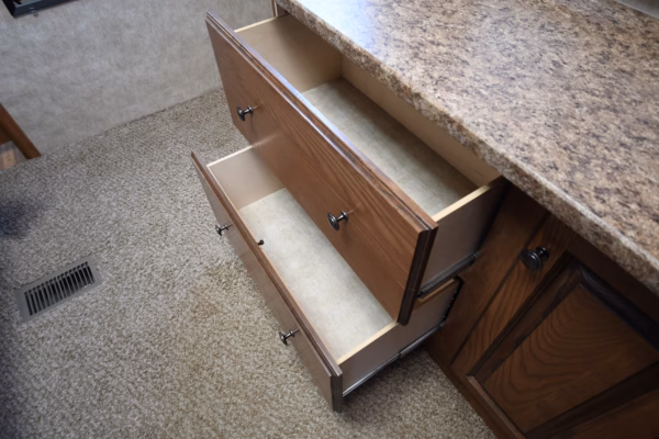 Spacious & Cozy Trailer w/ Storage & Bunks - $76/wk - Image 21