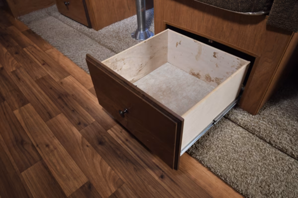Spacious & Cozy Trailer w/ Storage & Bunks - $76/wk - Image 24