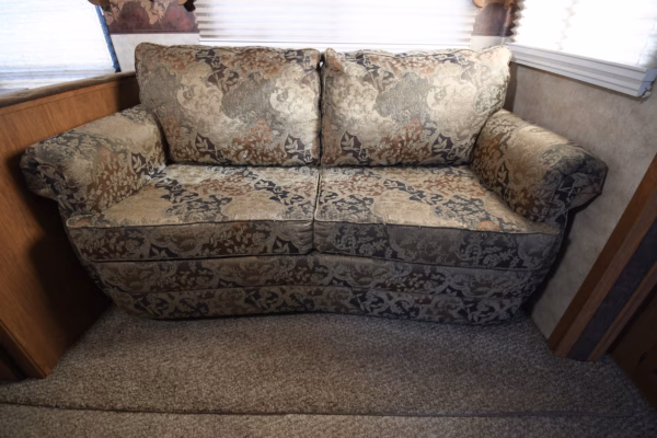Spacious & Cozy Trailer w/ Storage & Bunks - $76/wk - Image 25