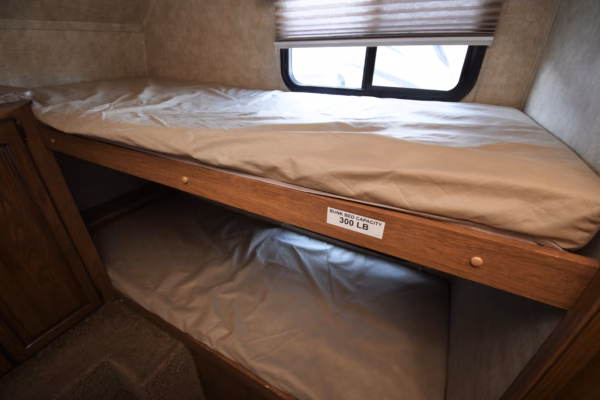 Spacious & Cozy Trailer w/ Storage & Bunks - $76/wk - Image 29