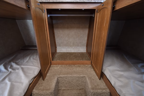 Spacious & Cozy Trailer w/ Storage & Bunks - $76/wk - Image 30