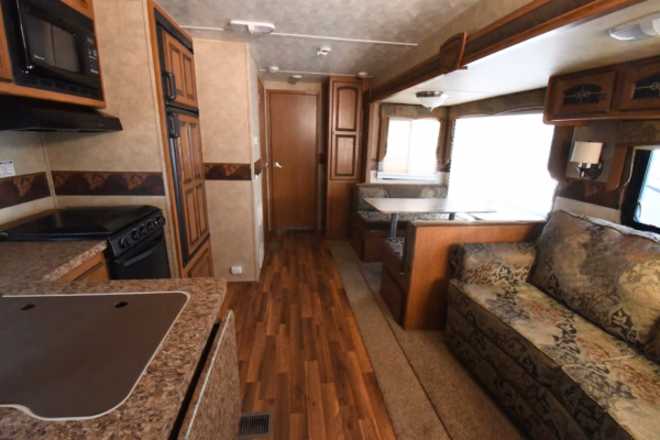 Spacious & Cozy Trailer w/ Storage & Bunks - $76/wk - Image 6