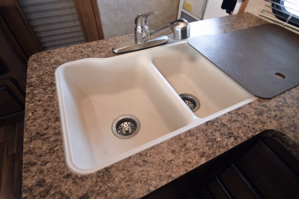 Spacious & Cozy Trailer w/ Storage & Bunks - $76/wk - Image 8