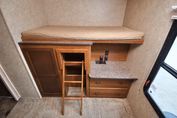Customizable Bunkhouse w/ Camp Kitchen - $59/wk - Image 16