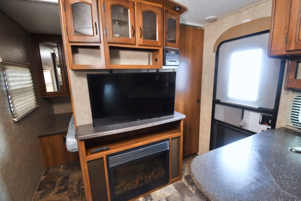 Customizable Bunkhouse w/ Camp Kitchen - $59/wk - Image 19