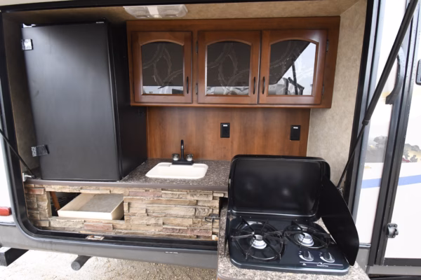 Customizable Bunkhouse w/ Camp Kitchen - $59/wk - Image 3