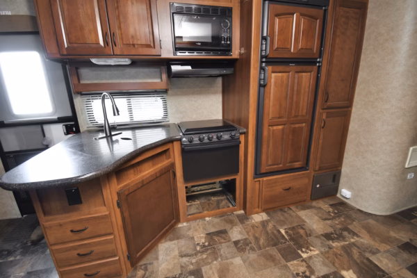 Customizable Bunkhouse w/ Camp Kitchen - $59/wk - Image 9