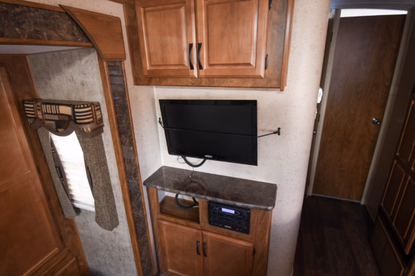 Calling All Adventurers: Cozy Couples w/ Tons of Storage - $83/wk - Image 12