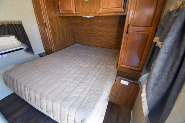 Calling All Adventurers: Cozy Couples w/ Tons of Storage - $83/wk - Image 14
