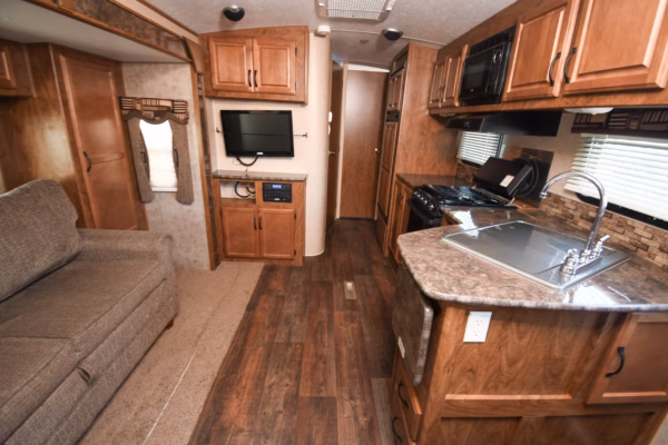 Calling All Adventurers: Cozy Couples w/ Tons of Storage - $83/wk - Image 5
