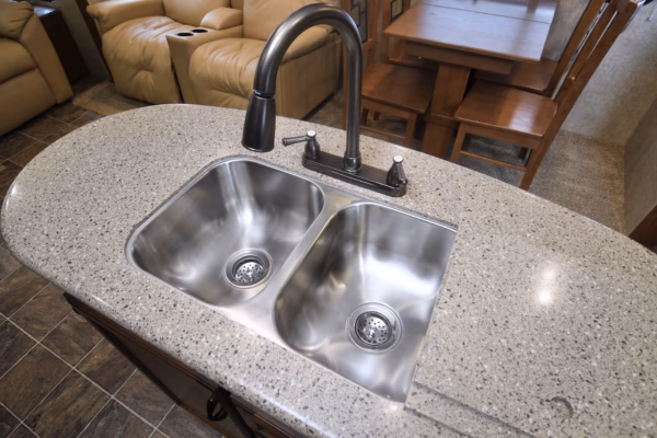 Spacious Luxury Couples' w/ Camp Kitchen - $94/wk - Image 8