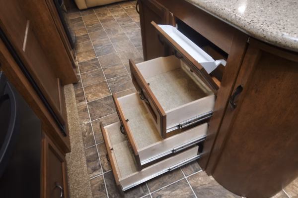 Spacious Luxury Couples' w/ Camp Kitchen - $94/wk - Image 9