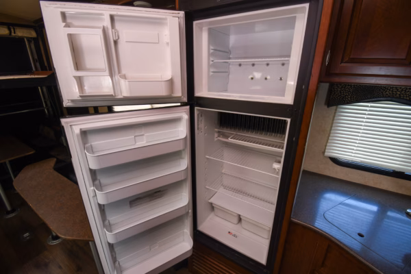 Easy-to-Tow Toy Hauler w/ Lots of Storage - $128/wk - Image 17