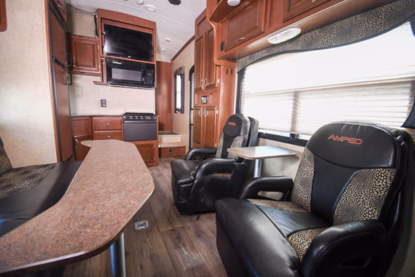 Easy-to-Tow Toy Hauler w/ Lots of Storage - $128/wk - Image 10
